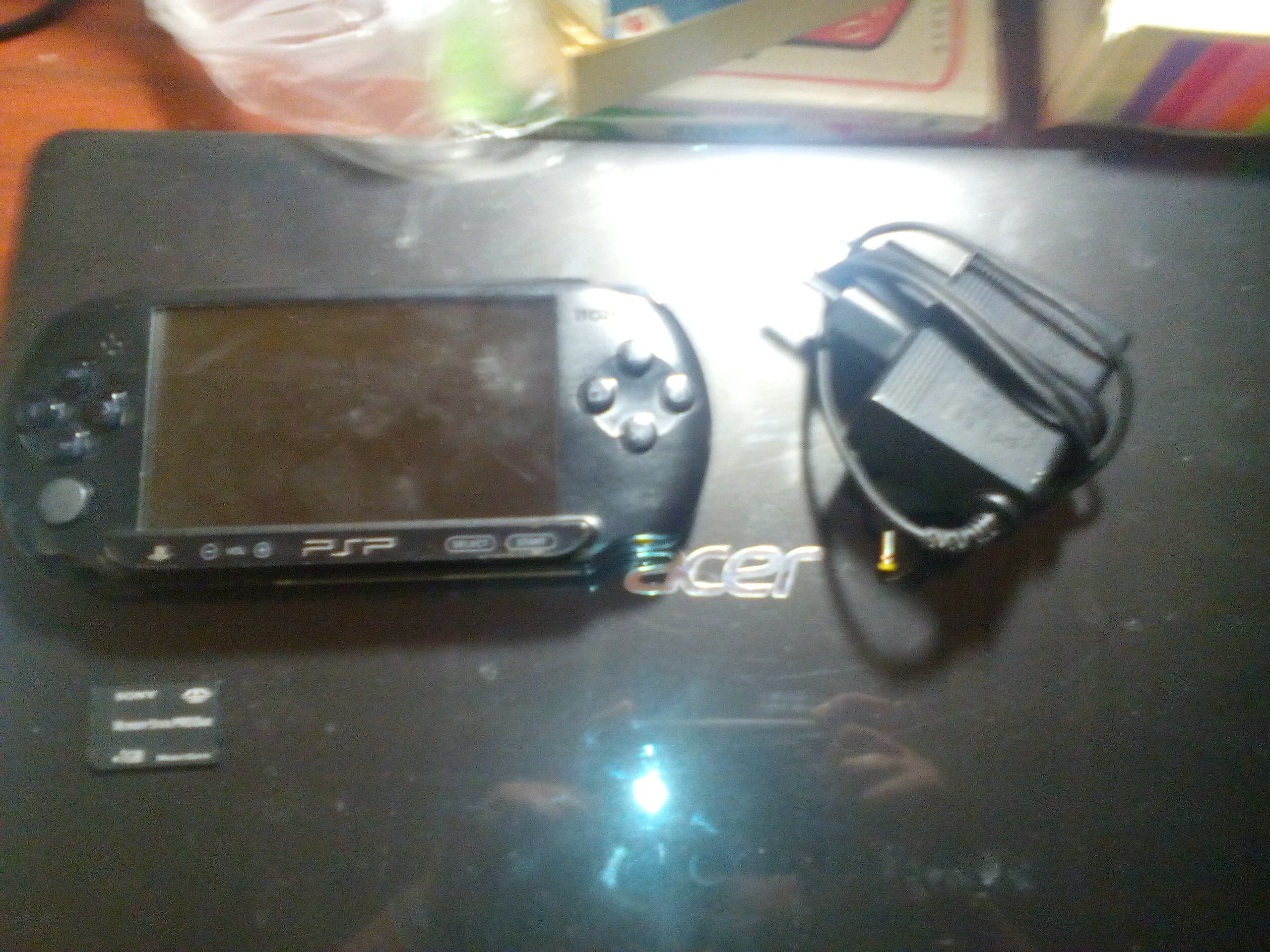PSP Немного поцарапаный - Игровые приставки