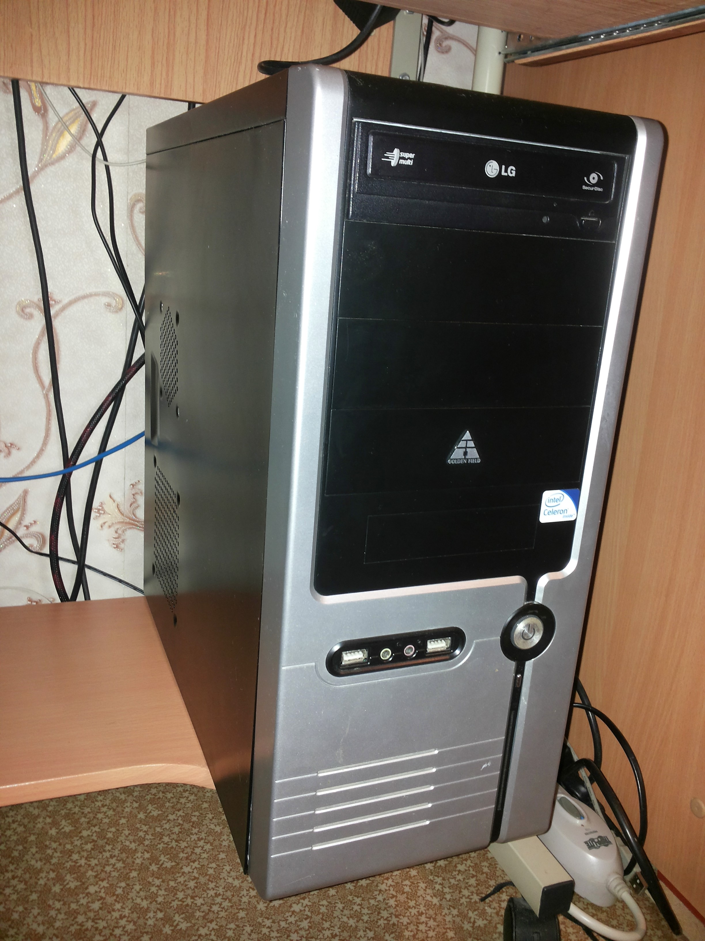 Компьютер в комплекте (системный блок, монитор, компьютерный столик) - Настольные ПК
